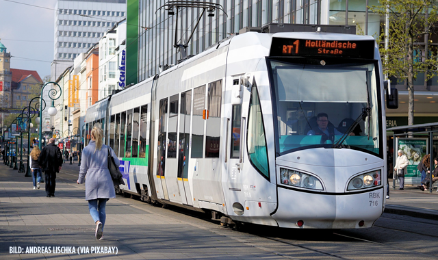 Regiotram in Kasseler Innenstadt